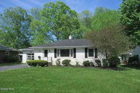 57 Brockley Dr, Delmar, NY 12054