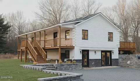 281 Falls Rd, Hudson, NY 12534