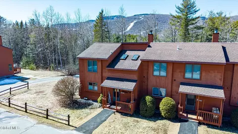 8 Freebern Rd, North Creek, NY 12853