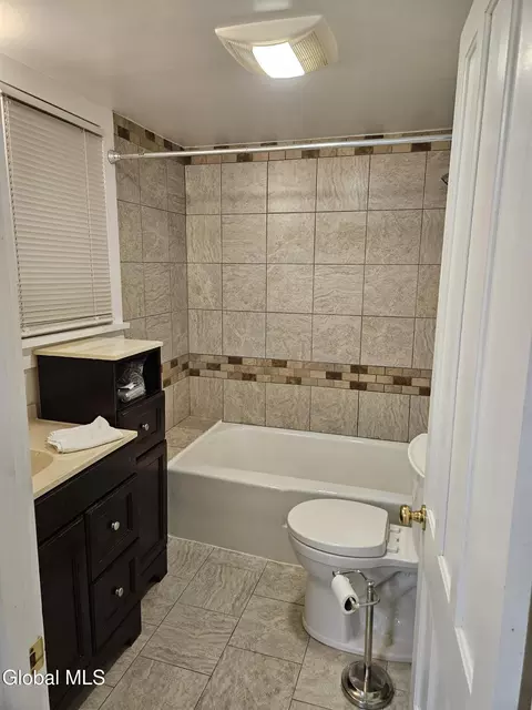 Bath - 463 Cairo Junction Rd, Catskill, NY 12414 photo 4 of 4