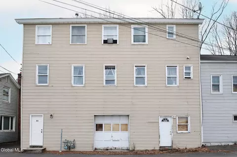 11 Second St, Coeymans, NY 12045