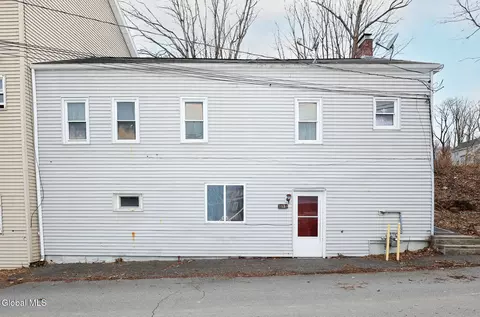 13 Second St, Coeymans, NY 12045