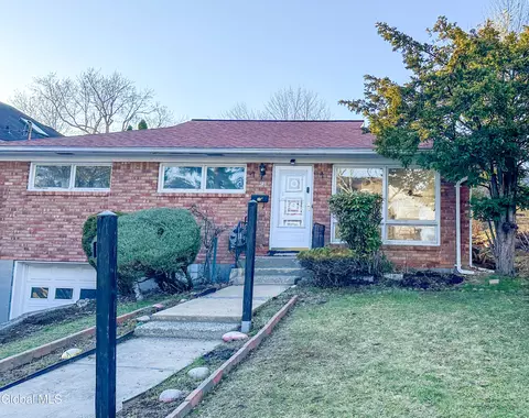 148 S Allen St, Albany, NY 12208