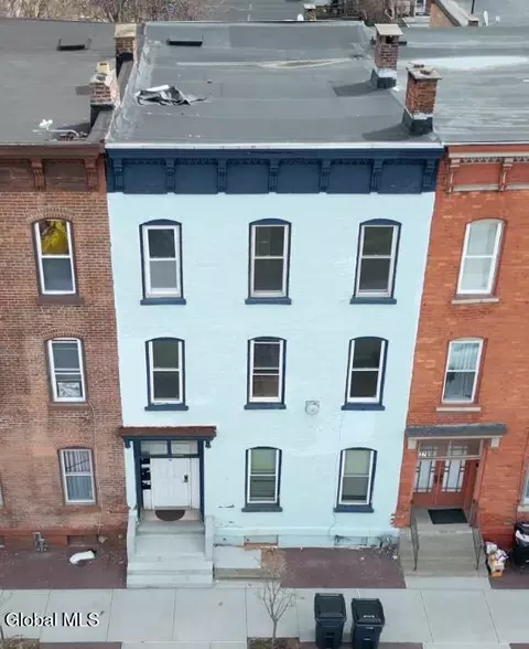 276 3rd St, Troy, NY 12180