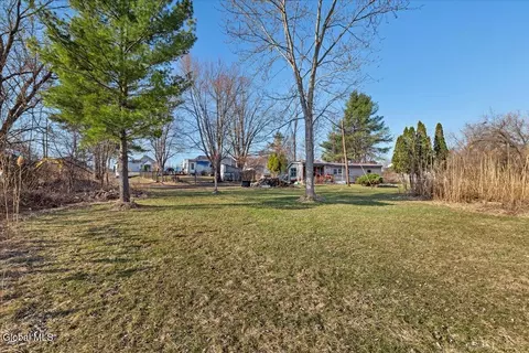 Exterior - 89 Morris Rd, Schenectady, NY 12304 photo 4 of 11