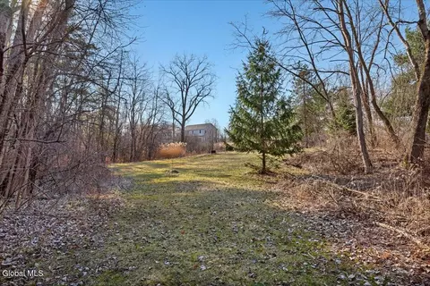 Exterior - 89 Morris Rd, Schenectady, NY 12304 photo 7 of 11
