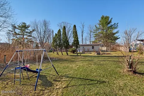 Exterior - 89 Morris Rd, Schenectady, NY 12304 photo 8 of 11
