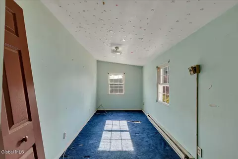 Bedroom - 89 Morris Rd, Schenectady, NY 12304 photo 3 of 3