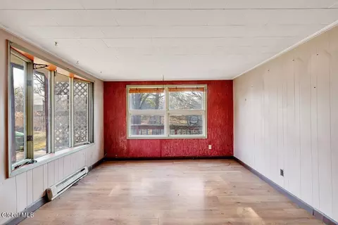 Living - 89 Morris Rd, Schenectady, NY 12304 photo 1 of 3