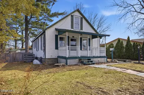 10 Prospect St, South Glens Falls, NY 12803