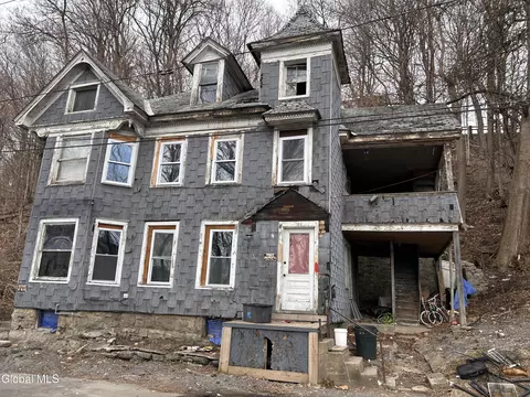 158 Forbes St, Amsterdam, NY 12010
