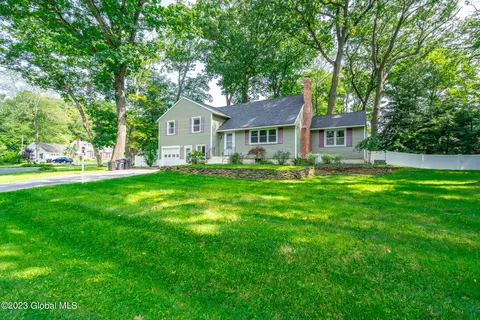 119 Birch Ln, Glenville, NY 12302