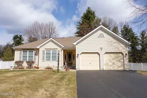47 Native Dancer Ln, Saratoga Springs, NY 12866