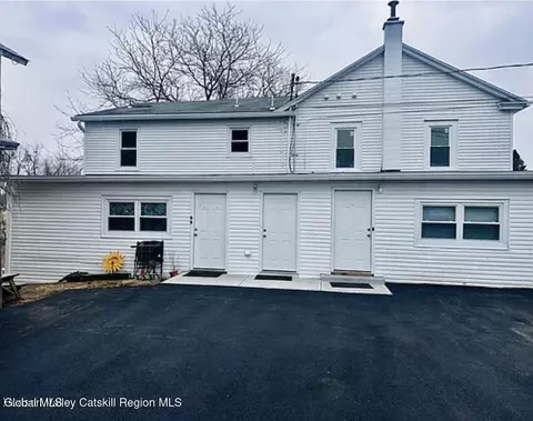 982 S Schodack Rd, Castleton On Hudson, NY 12033