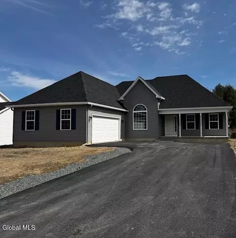 79 Seashore Way, Mechanicville, NY 12118