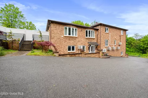 5 Wawayanda Pl, Middletown, NY 10940