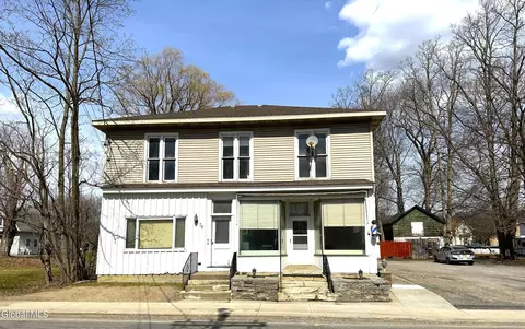 76 W Grand St, Palatine Bridge, NY 13428