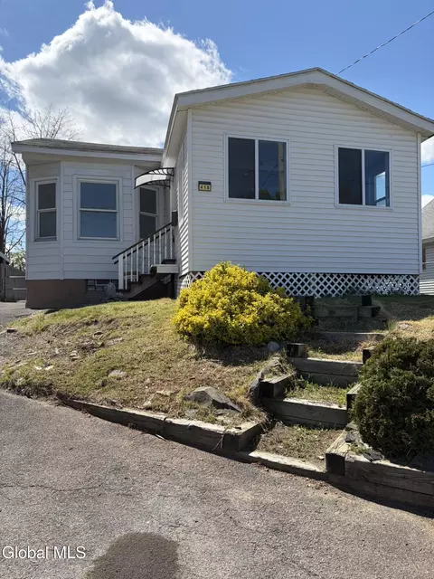 418 Eleventh St, Schenectady, NY 12306