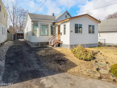 418 Eleventh St, Schenectady, NY 12306