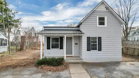 2 New St, Glens Falls, NY 12801