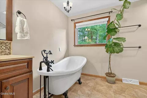 38 Timberwick Dr, Halfmoon, NY 12065 photo 19