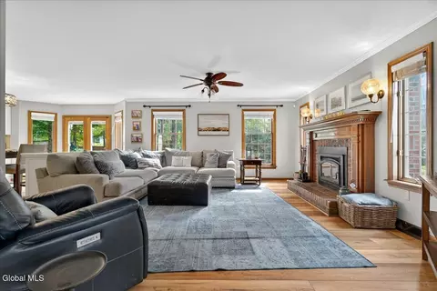 38 Timberwick Dr, Halfmoon, NY 12065 photo 10