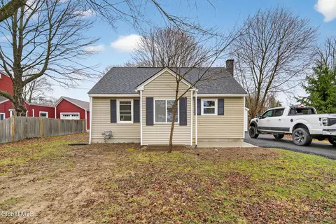 5 Nielson Rd, Guilderland Center, NY 12085