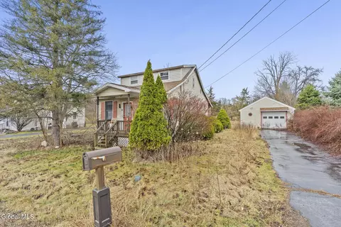 691 Bridge St, Selkirk, NY 12158