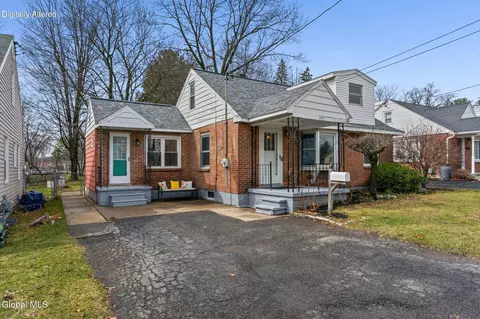 3275 Franklin St, Schenectady, NY 12306