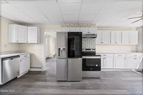 Kitchen - 246 E Campbell Rd, Schenectady, NY 12303 photo 3 of 5