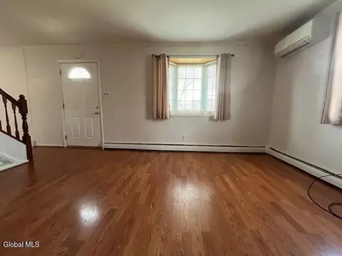 Living - 1051 Inner Dr, Schenectady, NY 12303 photo 3 of 7