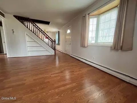Living - 1051 Inner Dr, Schenectady, NY 12303 photo 5 of 7