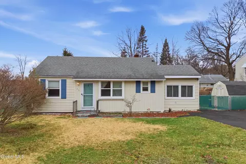 35 Bolivar Ave, Troy, NY 12180