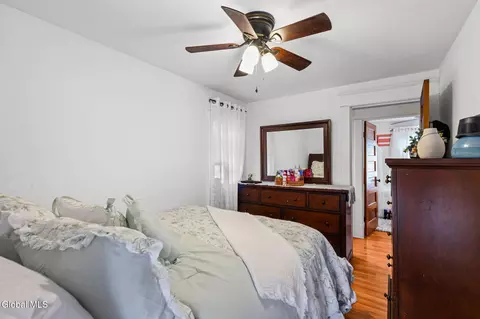 Bedroom - 837 Harrison Ave, Schenectady, NY 12306 photo 6 of 8