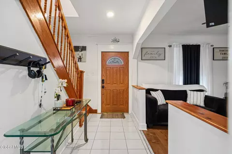 Entry Way - 837 Harrison Ave, Schenectady, NY 12306 photo 3 of 5