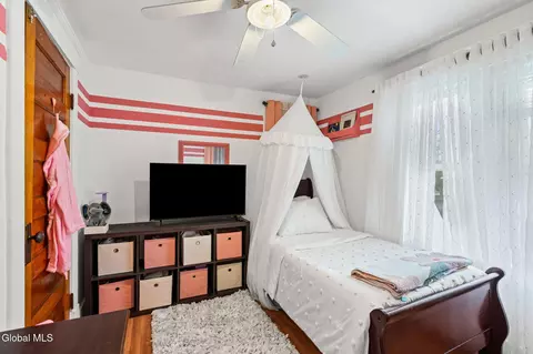 Bedroom - 837 Harrison Ave, Schenectady, NY 12306 photo 3 of 8