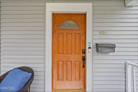 Entry Way - 837 Harrison Ave, Schenectady, NY 12306 photo 1 of 5