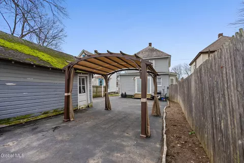 Exterior - 837 Harrison Ave, Schenectady, NY 12306 photo 6 of 6