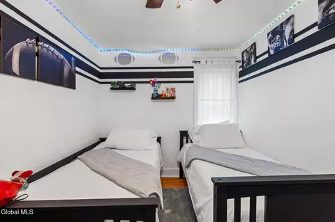 Bedroom - 837 Harrison Ave, Schenectady, NY 12306 photo 7 of 8