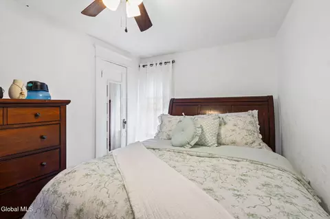 Bedroom - 837 Harrison Ave, Schenectady, NY 12306 photo 5 of 8