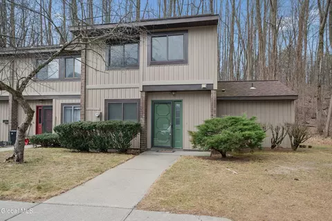 82 Crestwood Ter, Albany, NY 12203