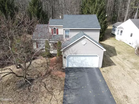 48 Kettles Way, Queensbury, NY 12804
