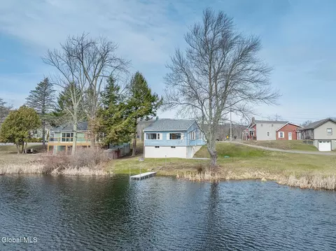 15 Pond Way, Cambridge, NY 12816