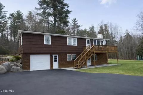 11 Continental Dr, Schroon Lake, NY 12870