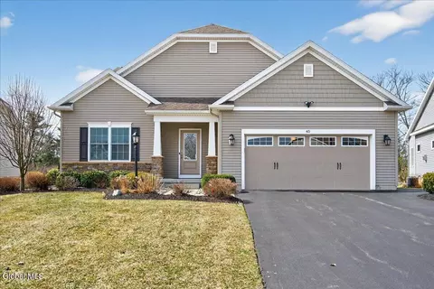 45 Somerset Dr, Mechanicville, NY 12118