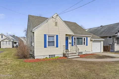 Exterior - 1815 Curry Rd, Schenectady, NY 12306 photo 4 of 4