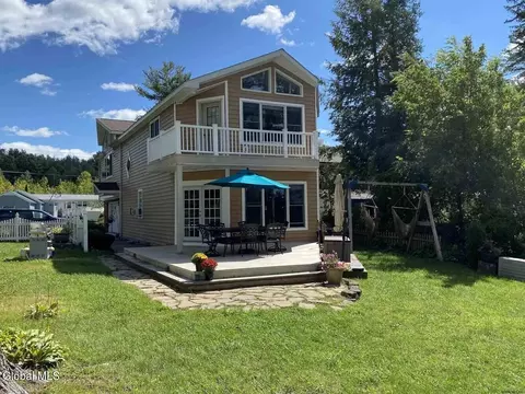 109 Sunset Dr, Broadalbin, NY 12025