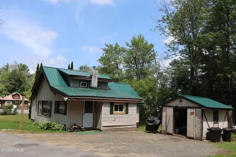 103 Seven Oaks Rd, Caroga Lake, NY 12032