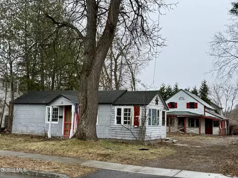 60 Wilson Ave, South Glens Falls, NY 12803