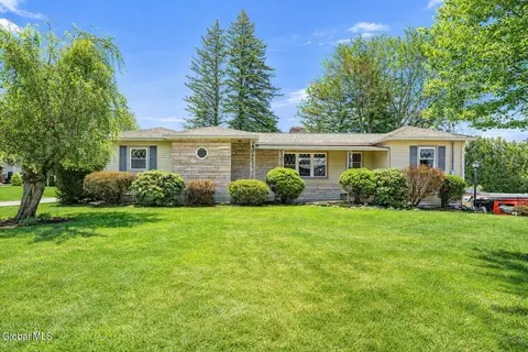 800 S Melcher St, Johnstown, NY 12095